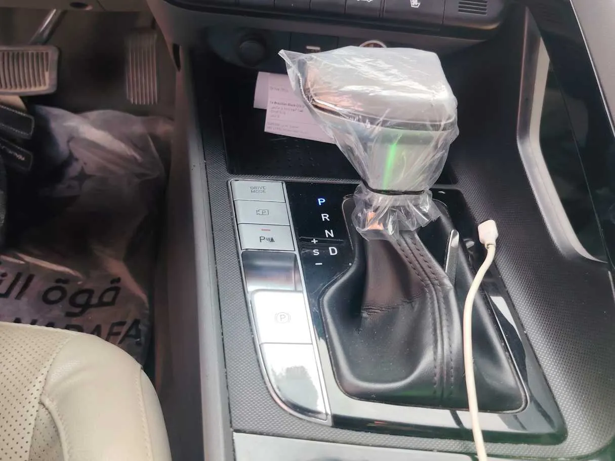 Car image 17