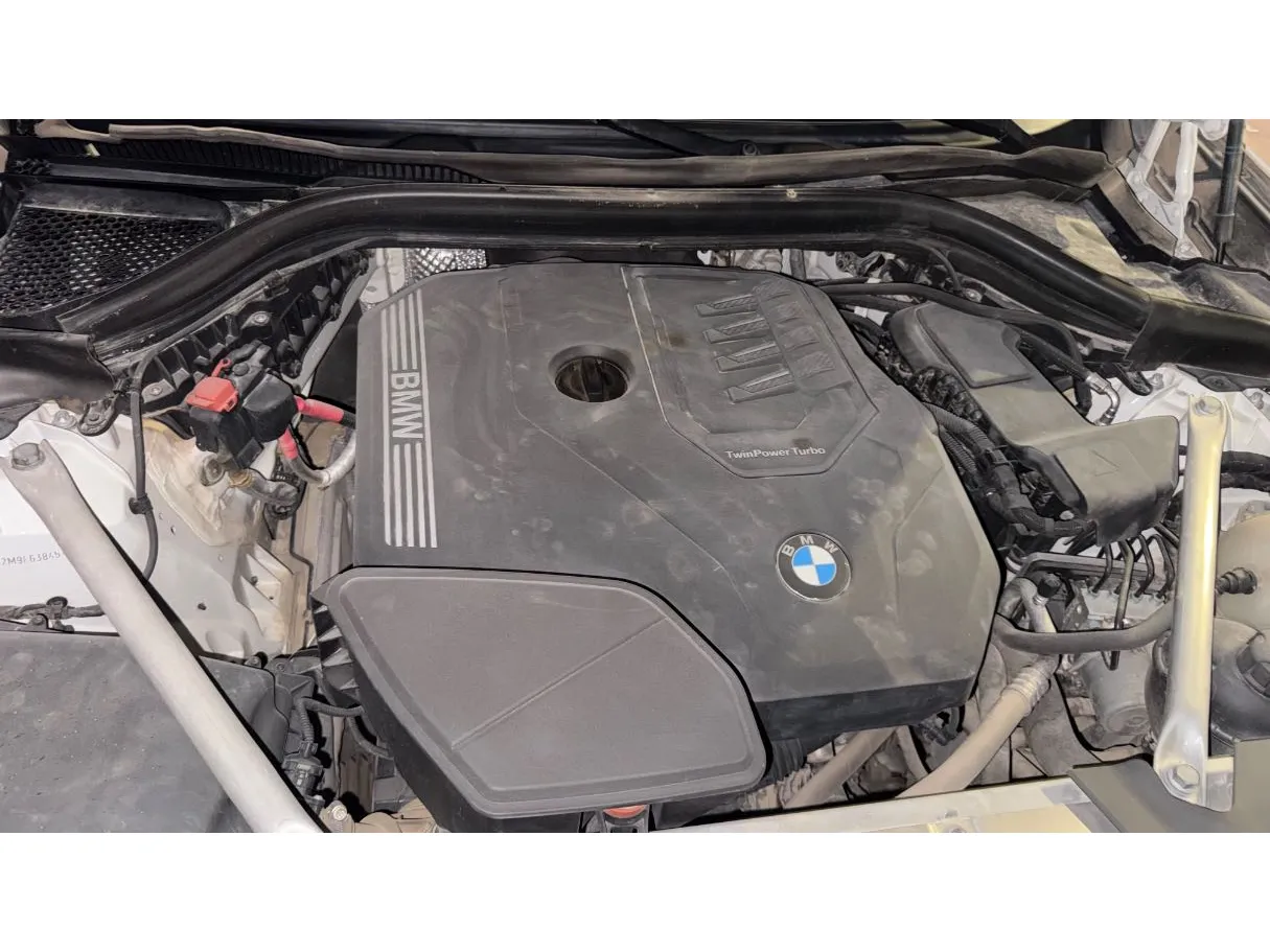 Car image 30