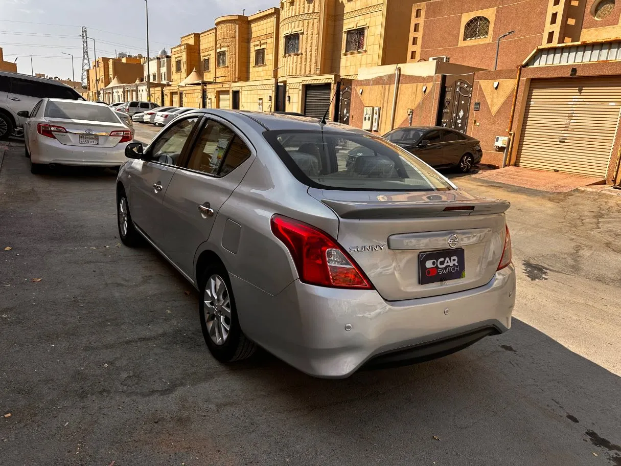 Car image 7