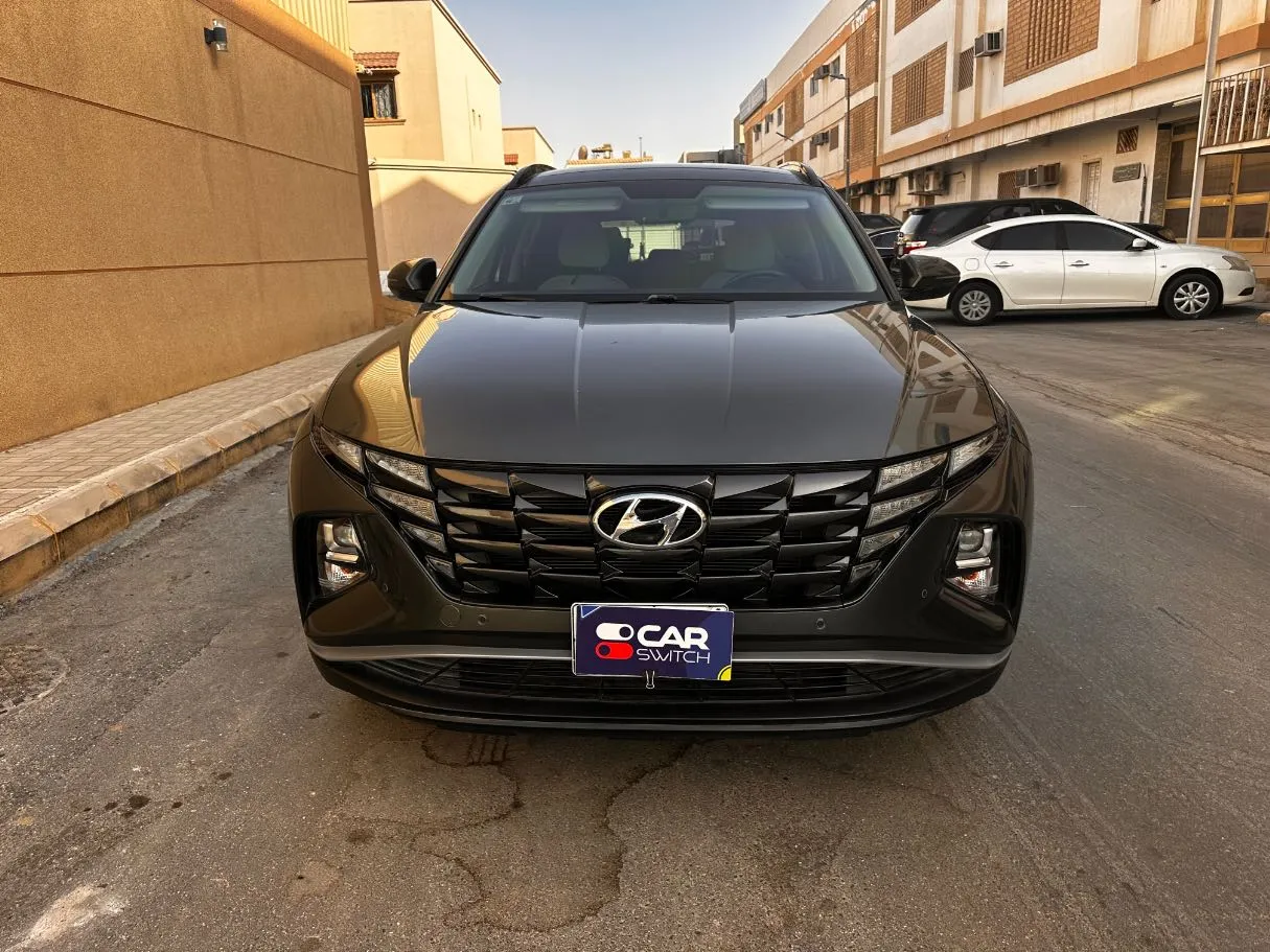 Car image 2