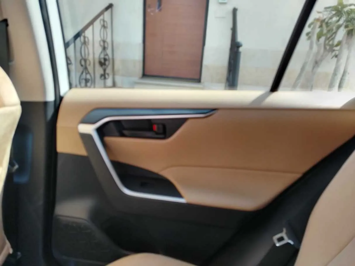 Car image 33
