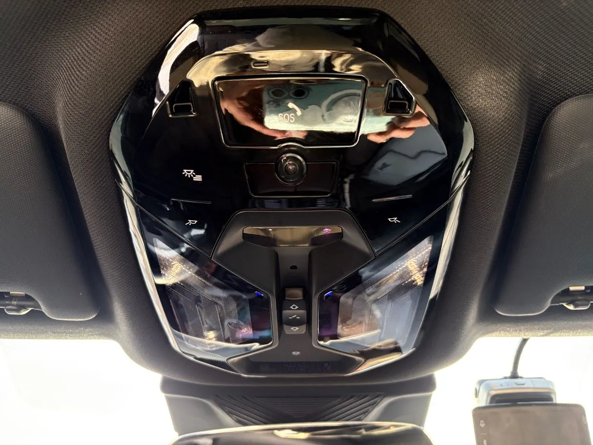 Car image 21