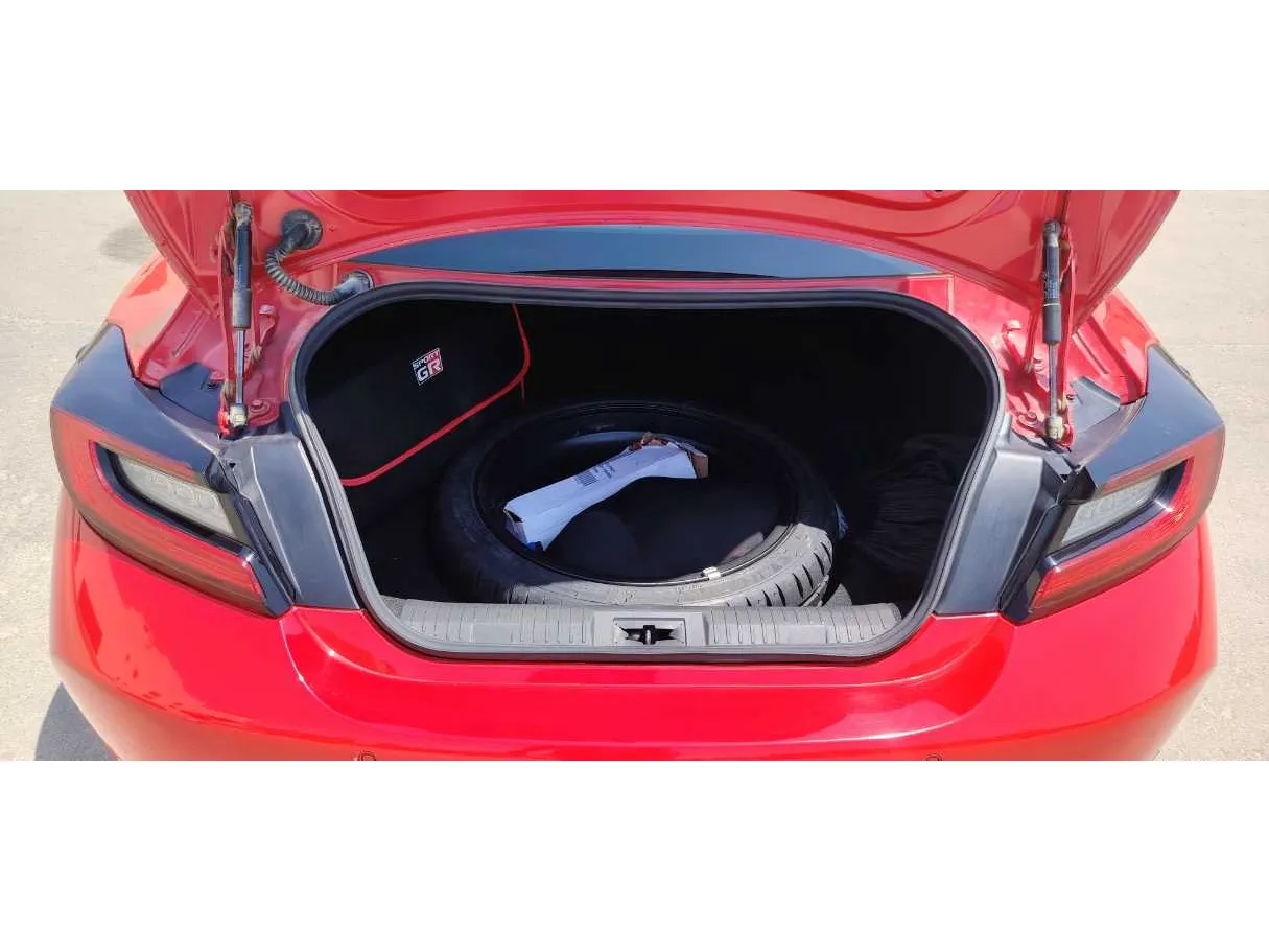Car image 17