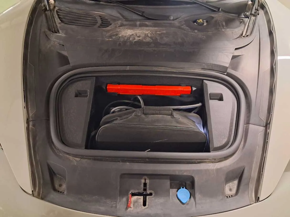 Car image 21