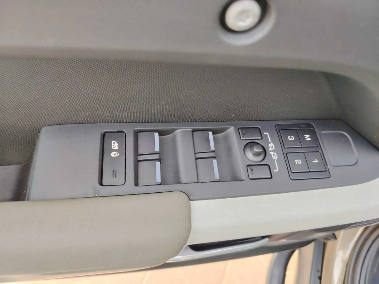 Car image 45