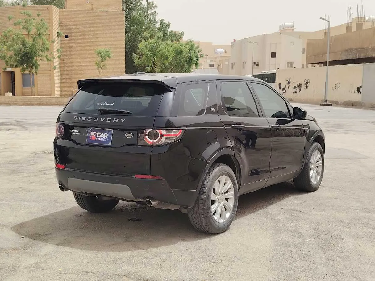 Car image 5