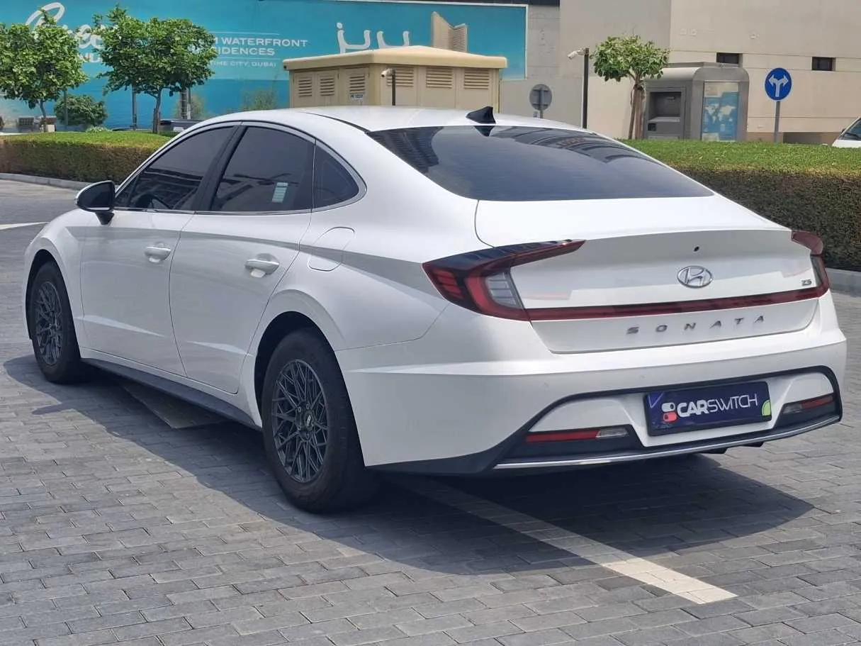 Car image 5