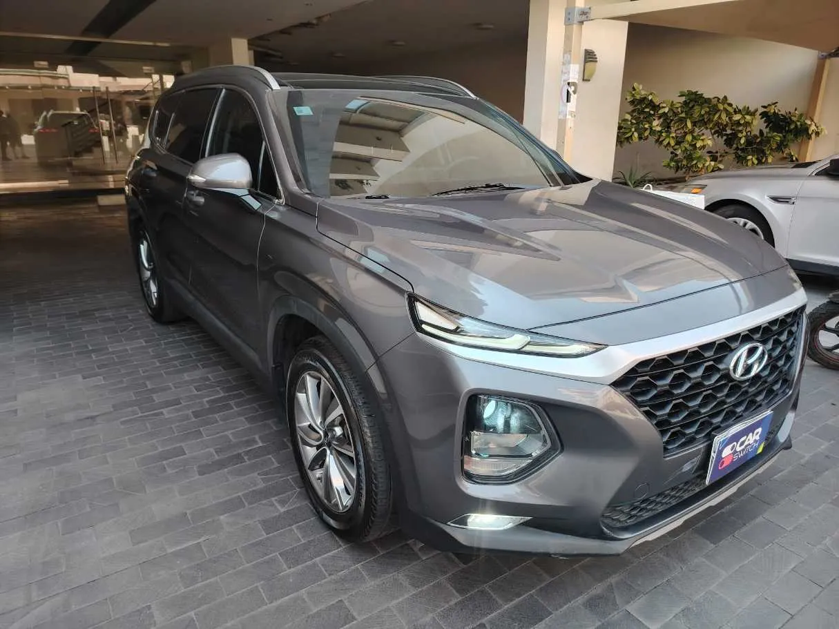 Car image 3