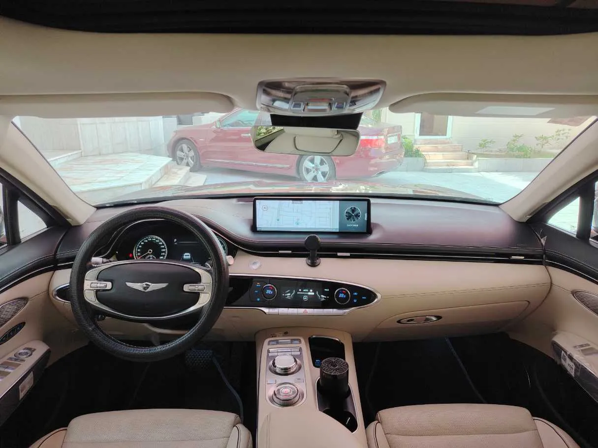 Car image 17