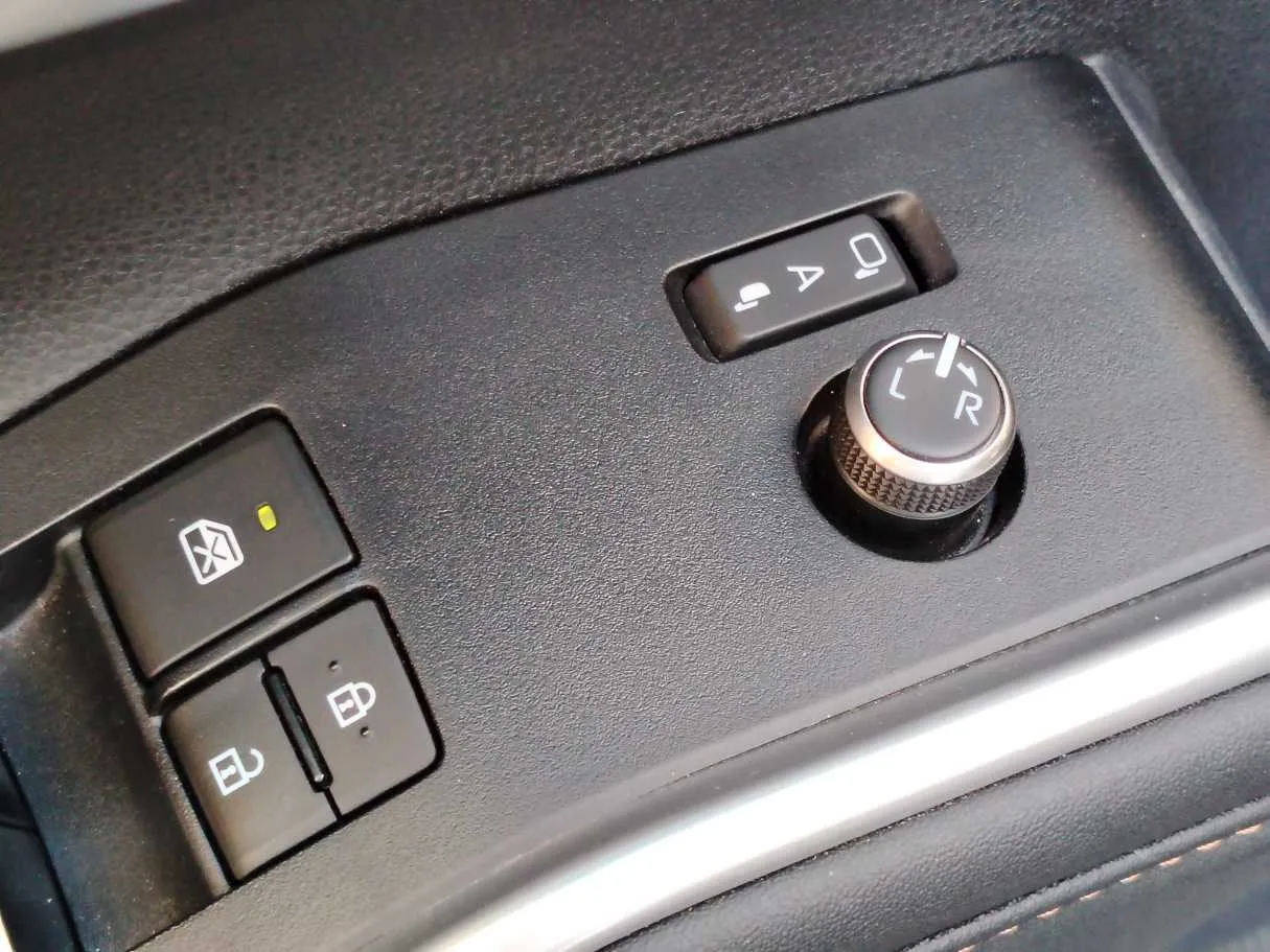 Car image 35