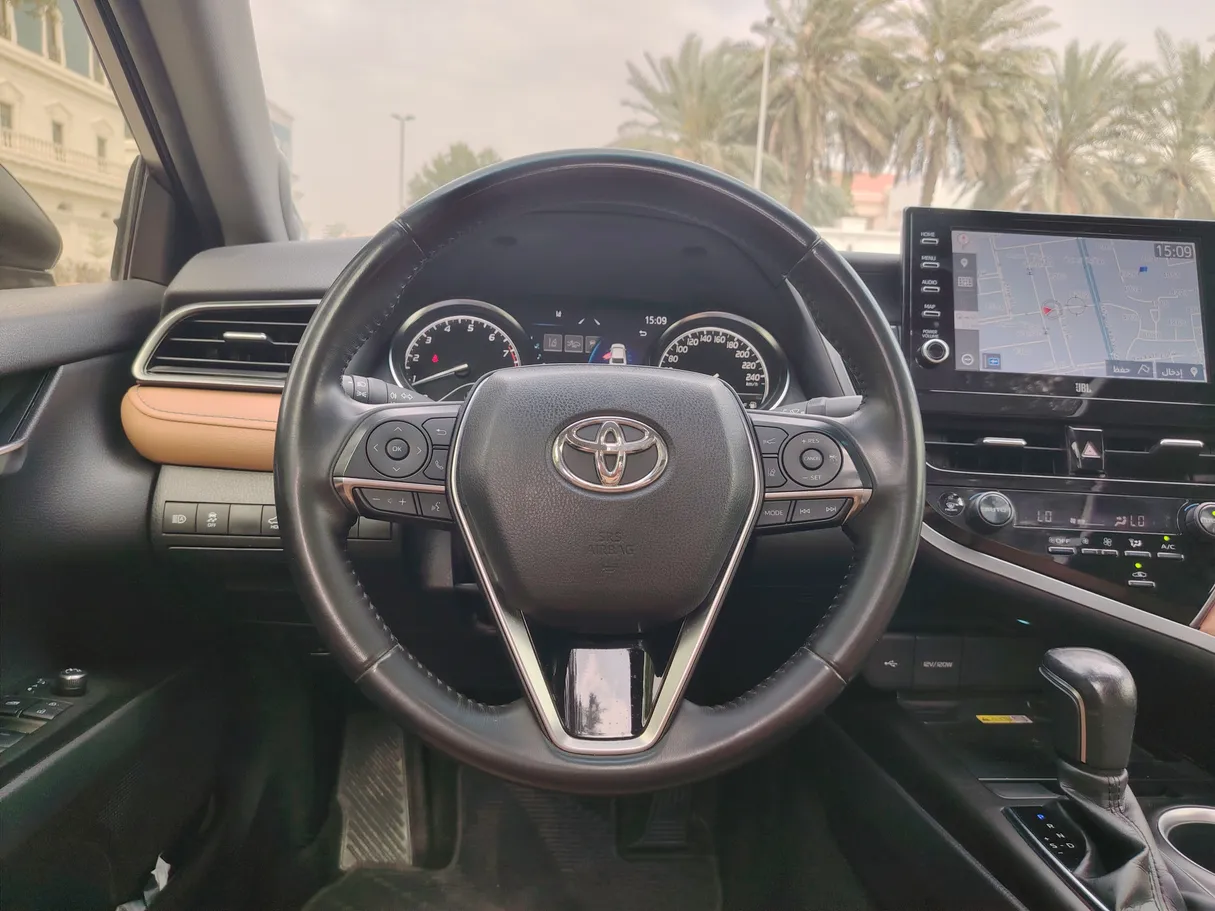 Car image 20