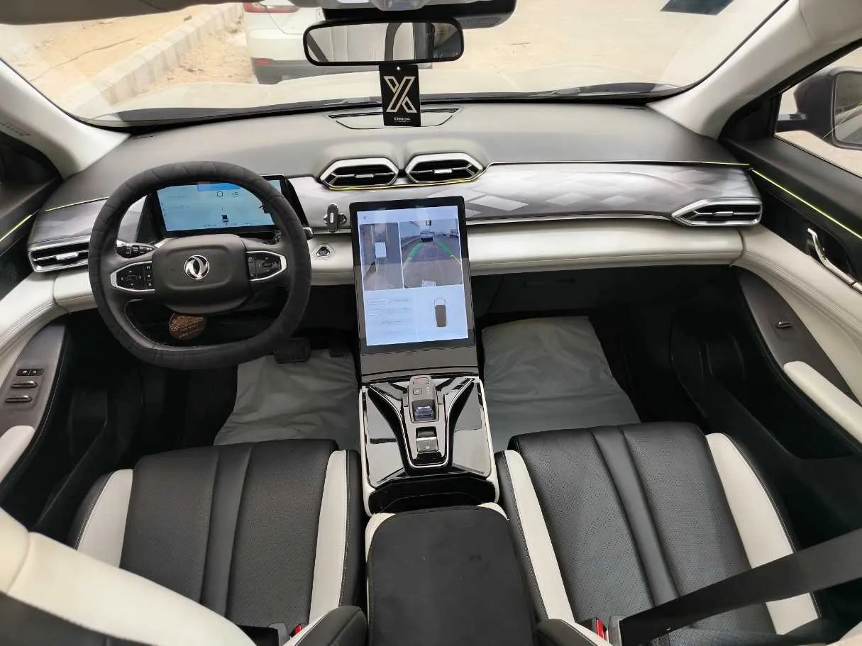Car image 20