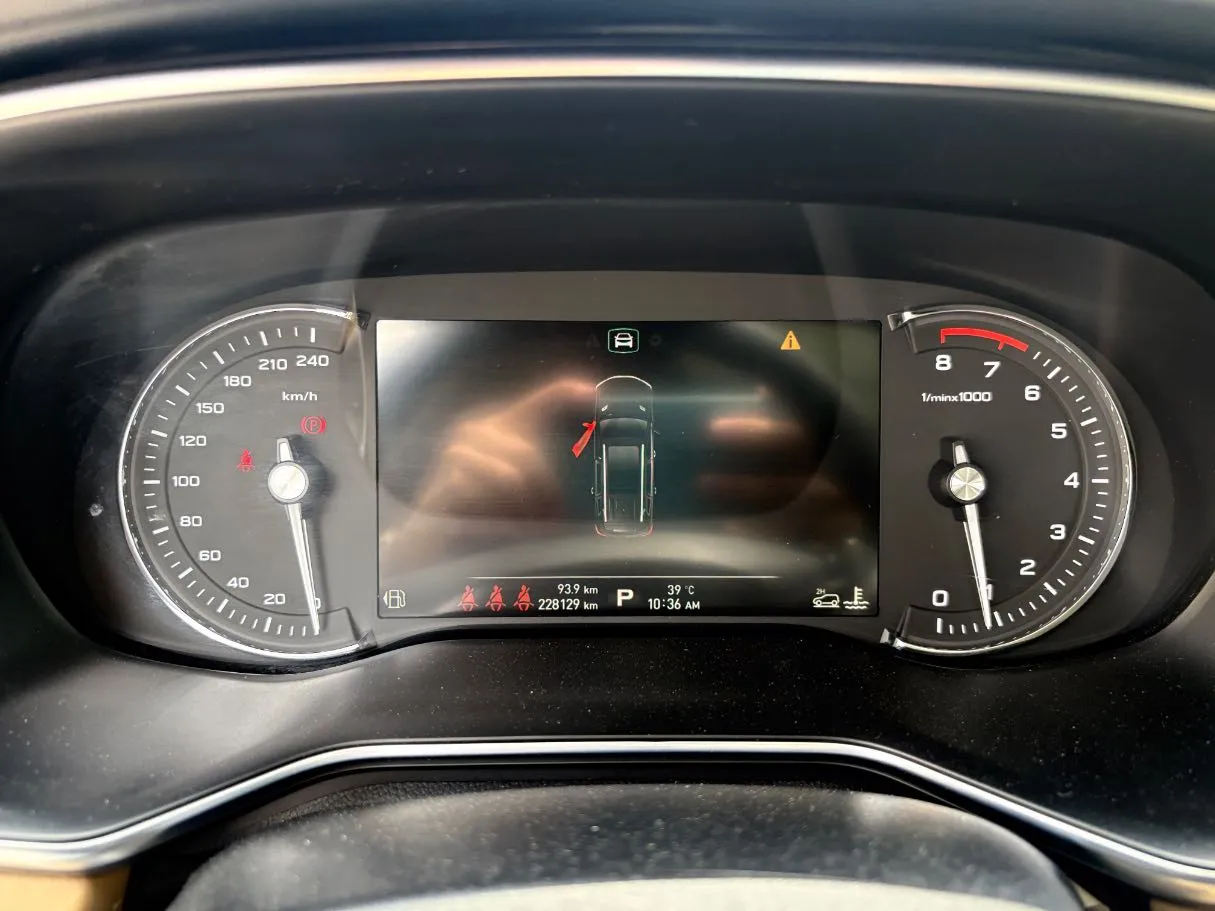 Car image 21