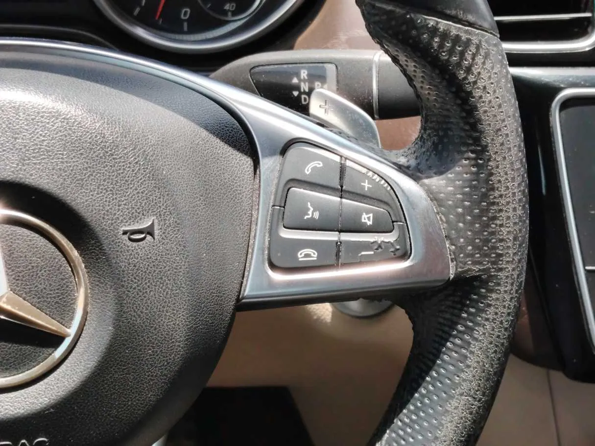 Car image 35