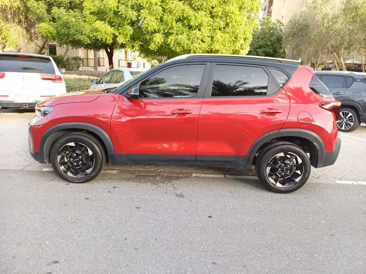 Car image 8