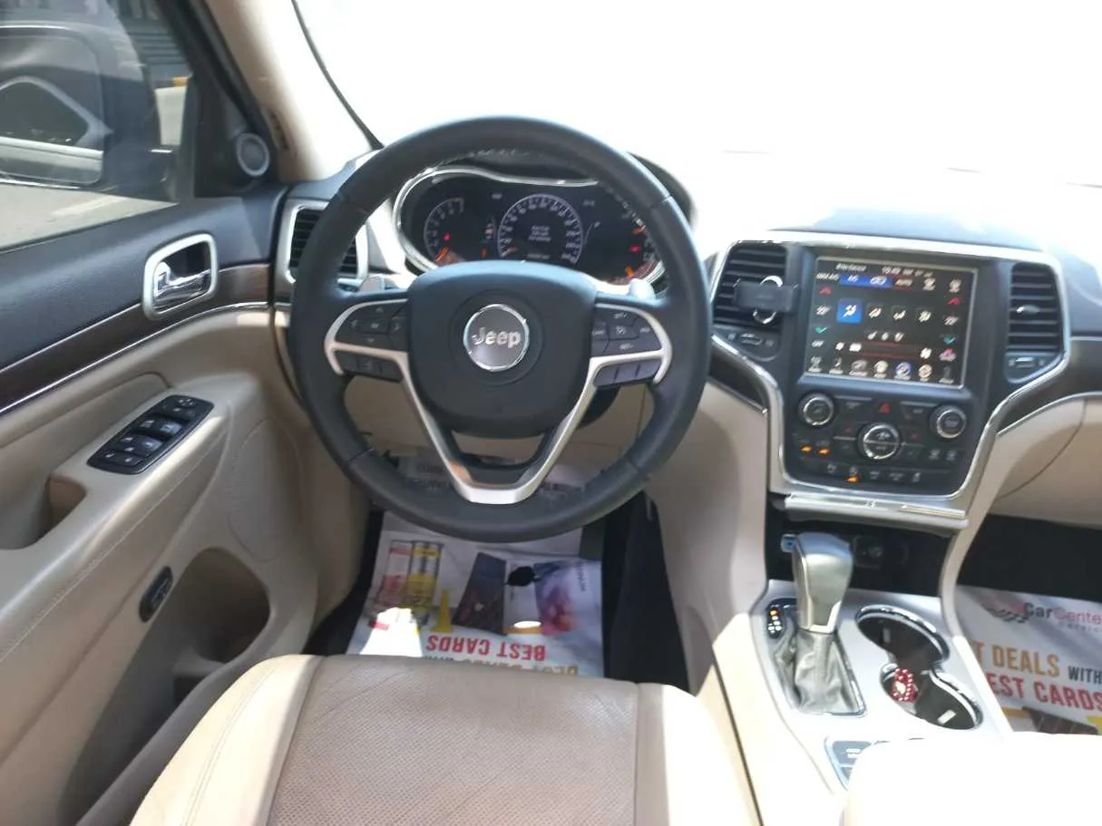 Car image 13