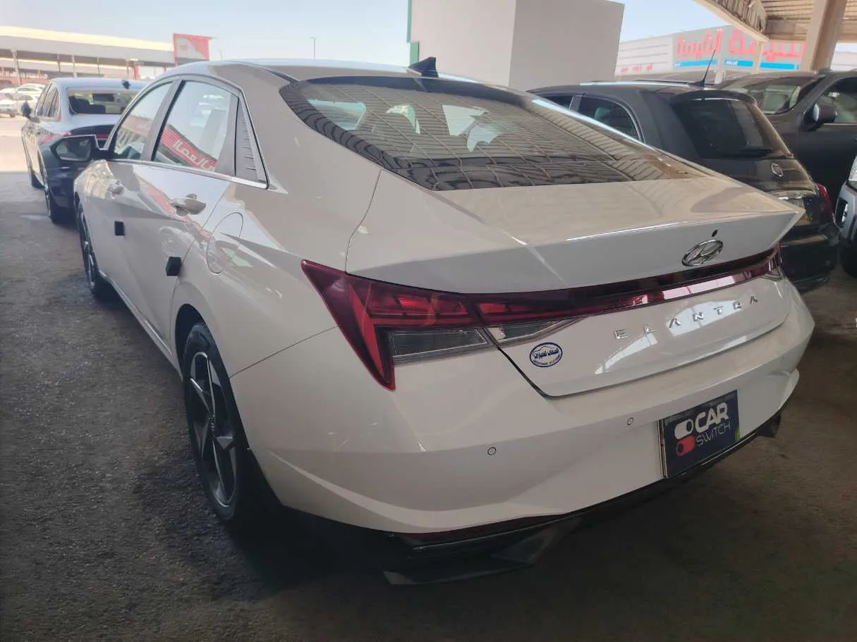 Car image 7