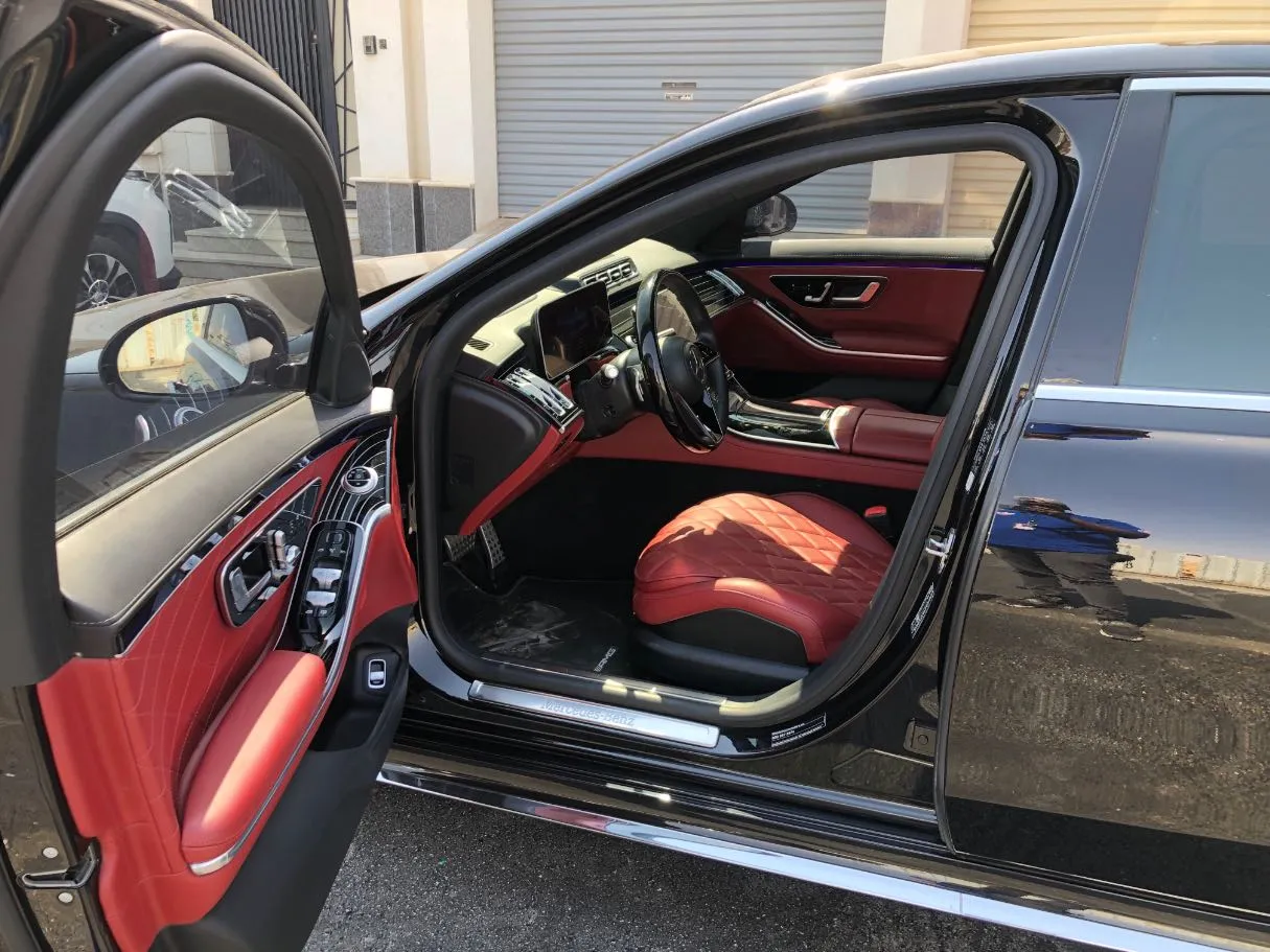 Car image 11
