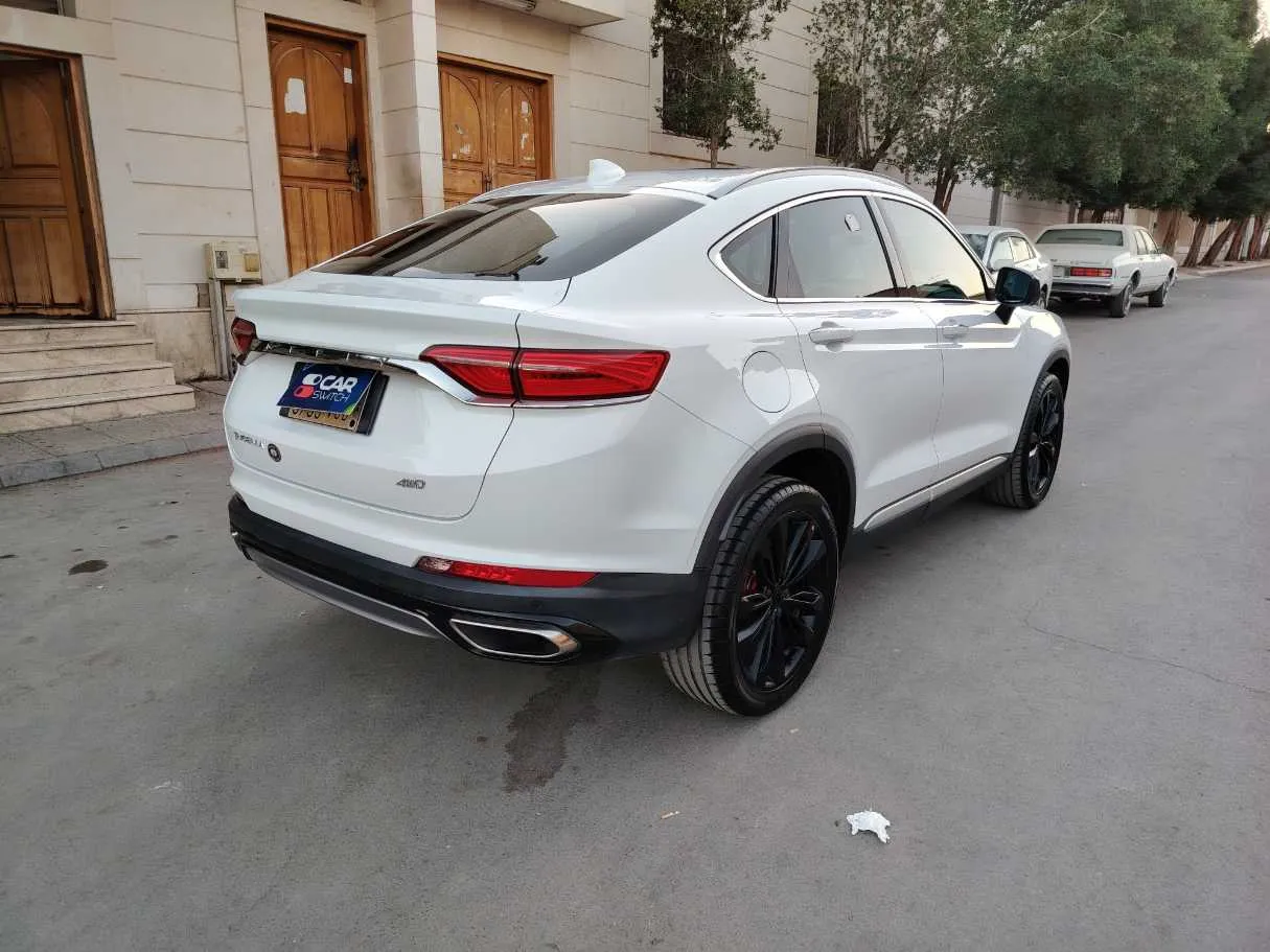 Car image 5
