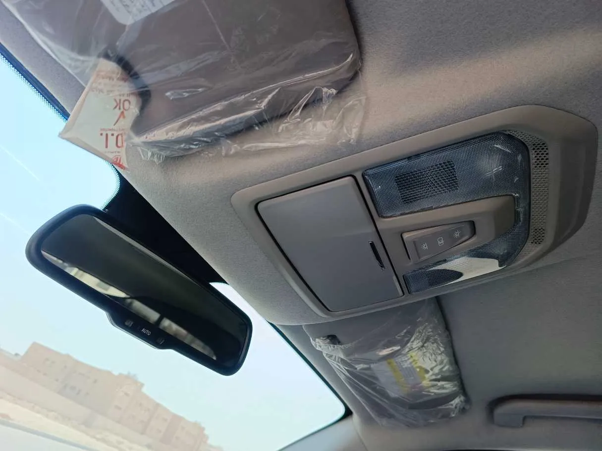 Car image 29