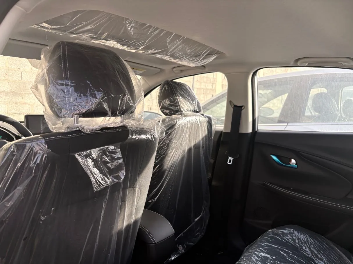 Car image 17