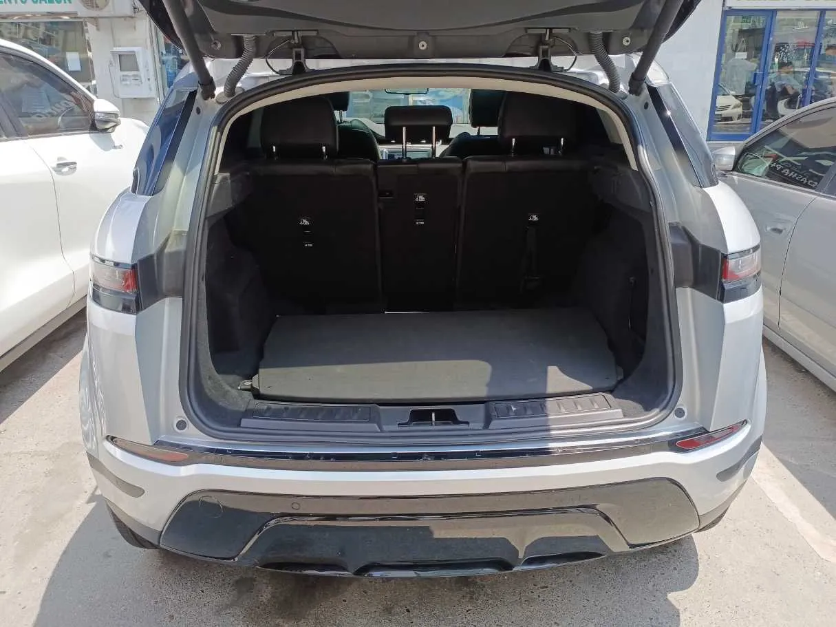 Car image 24
