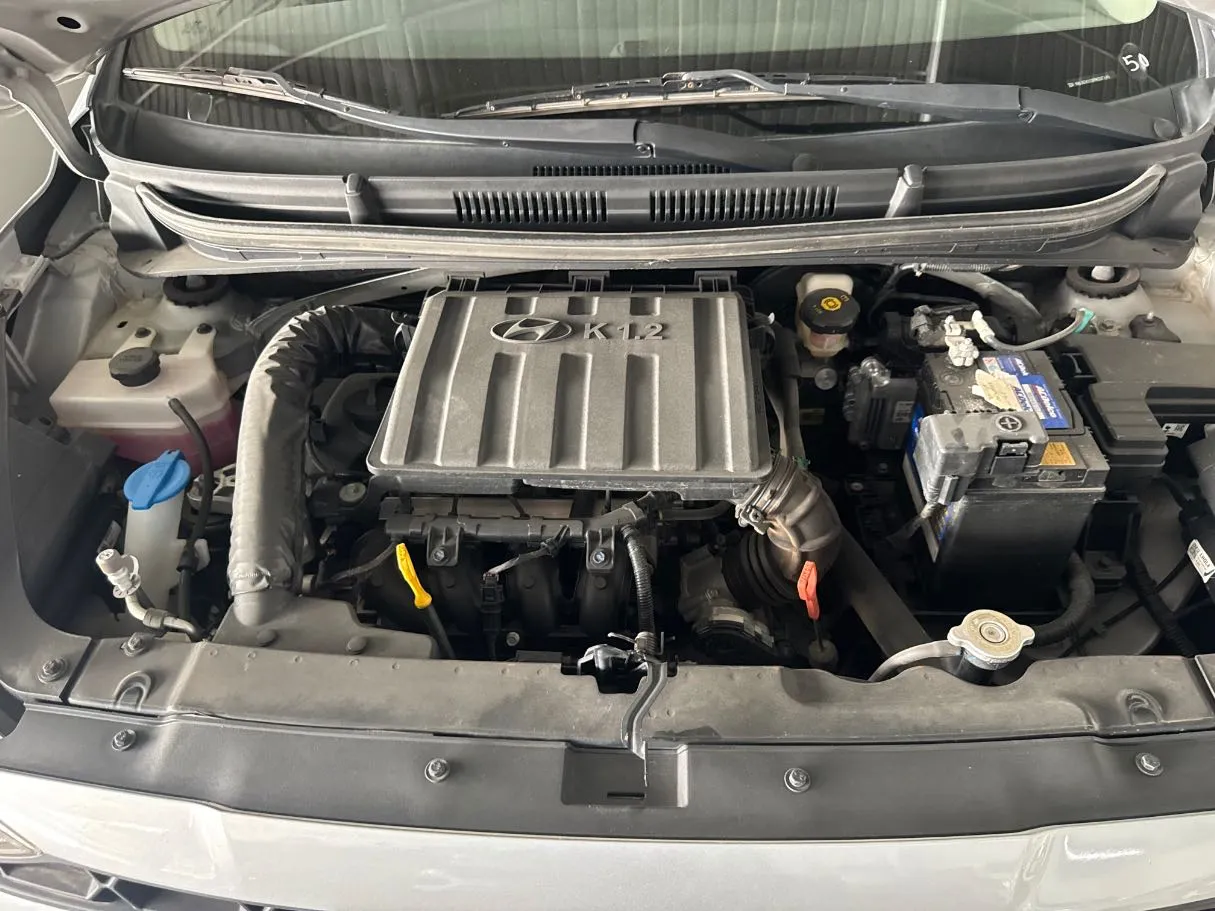 Car image 18