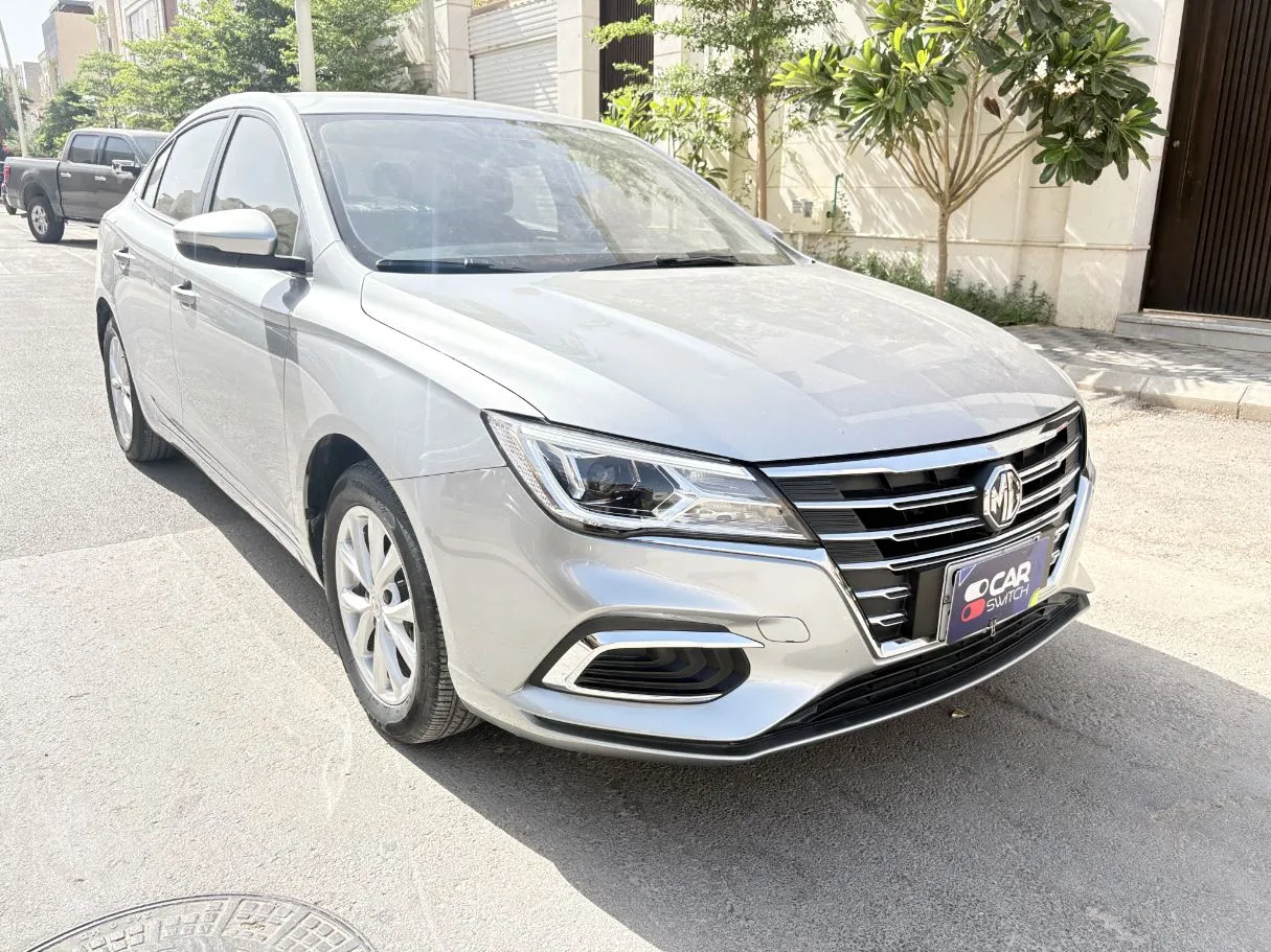 Car image 3
