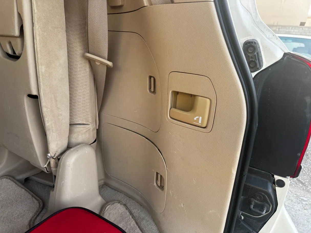 Car image 27