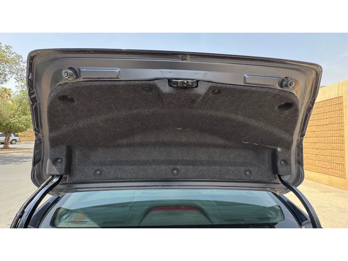 Car image 24