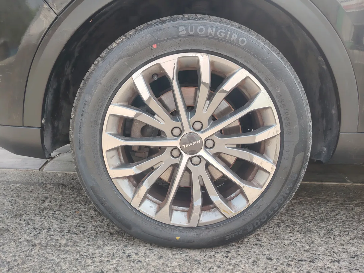 Car image 9