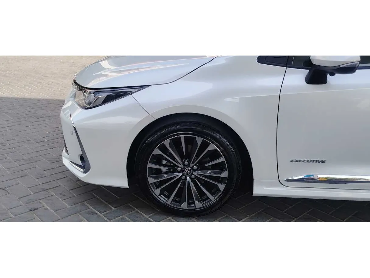 Car image 9