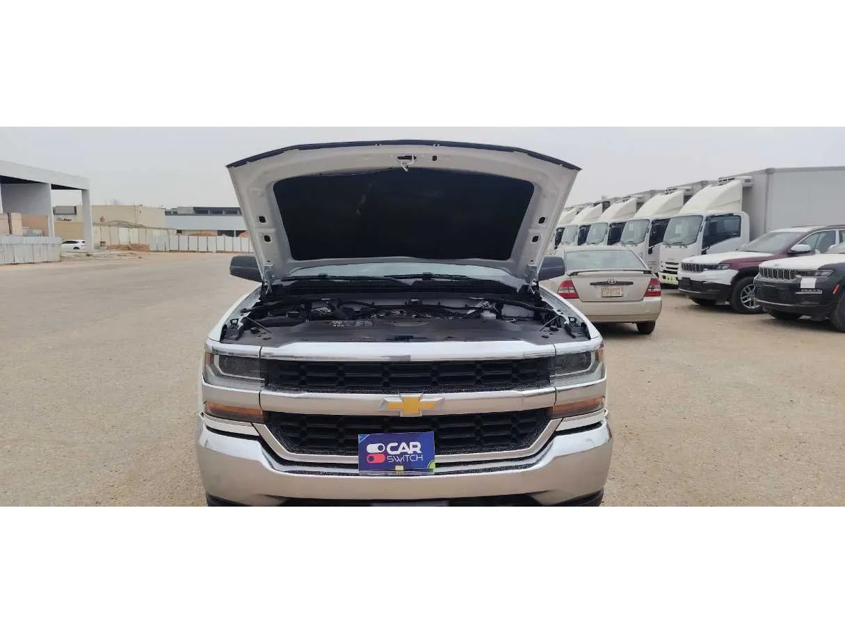 Car image 24