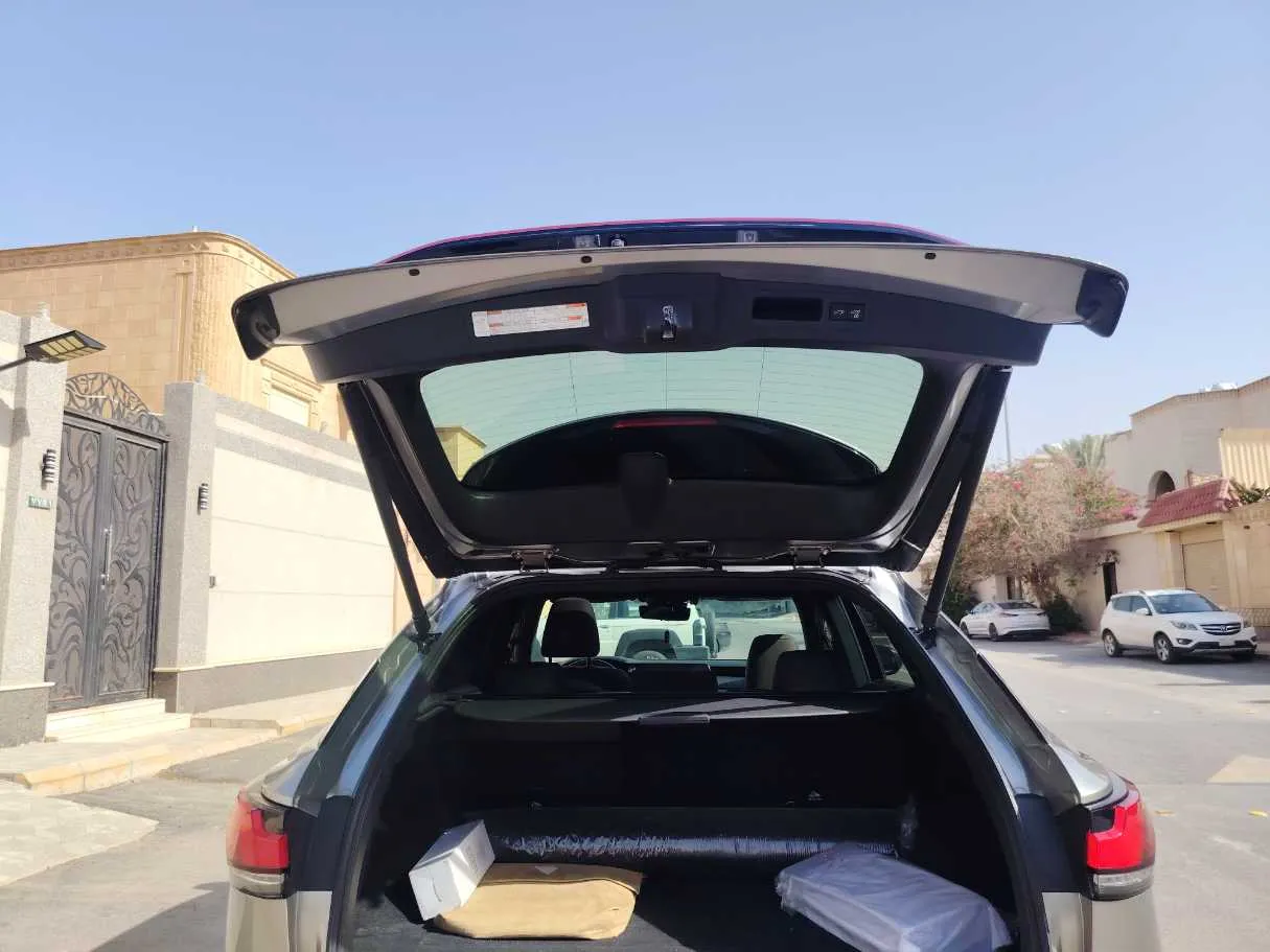 Car image 22