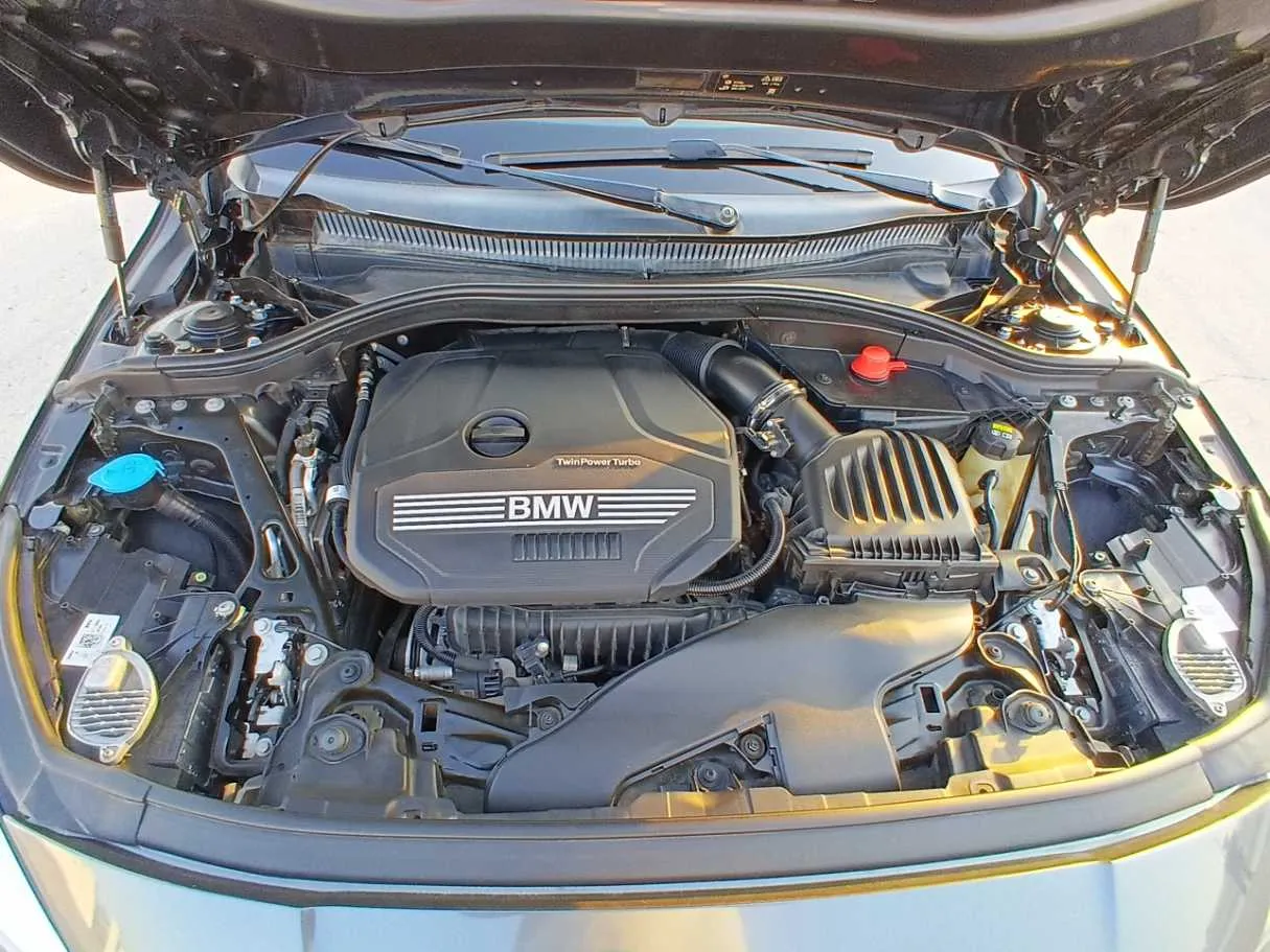 Car image 23