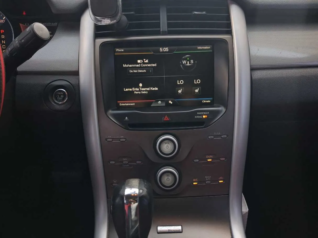 Car image 14
