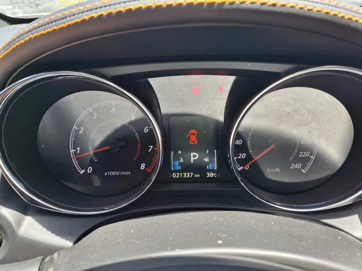 Car image 18