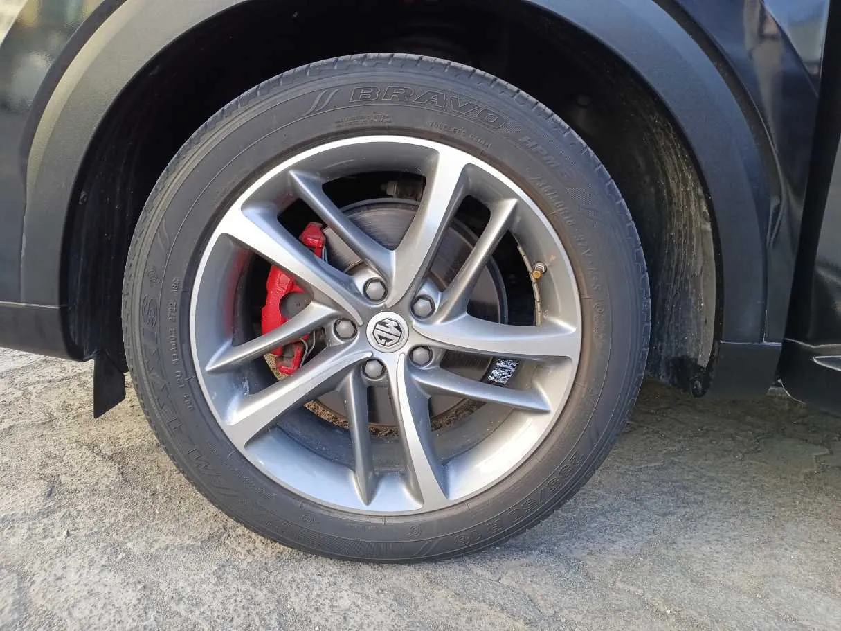 Car image 9