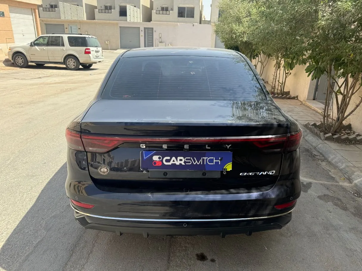 Car image 5