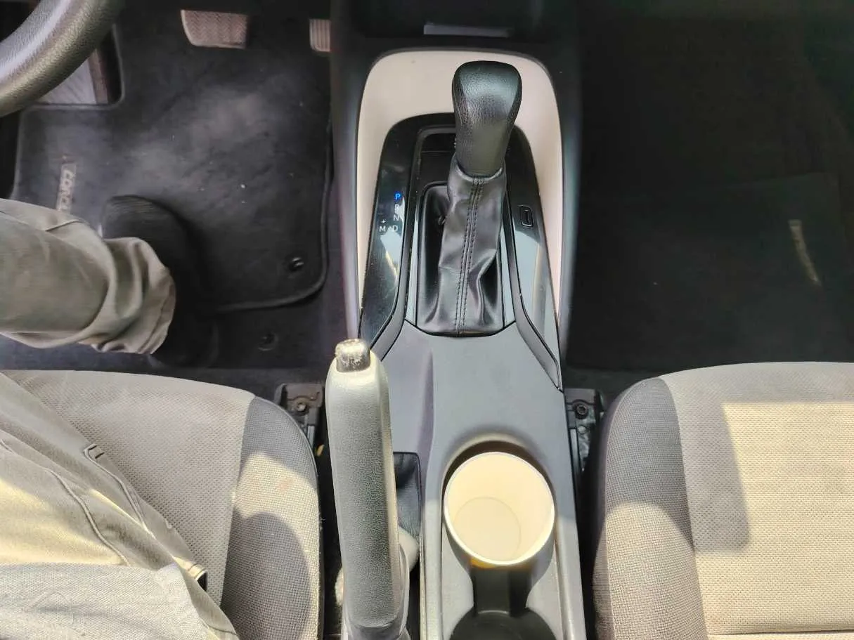 Car image 24
