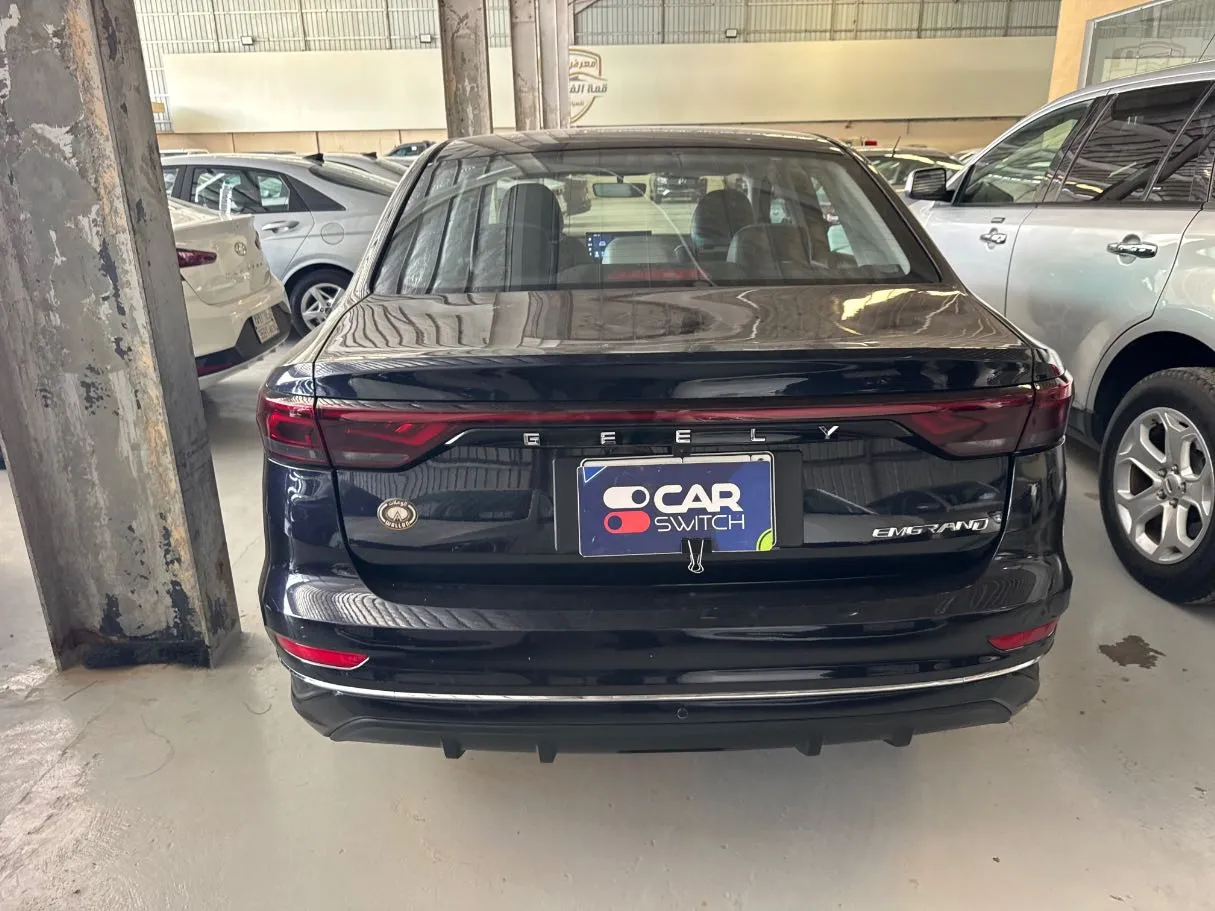 Car image 5