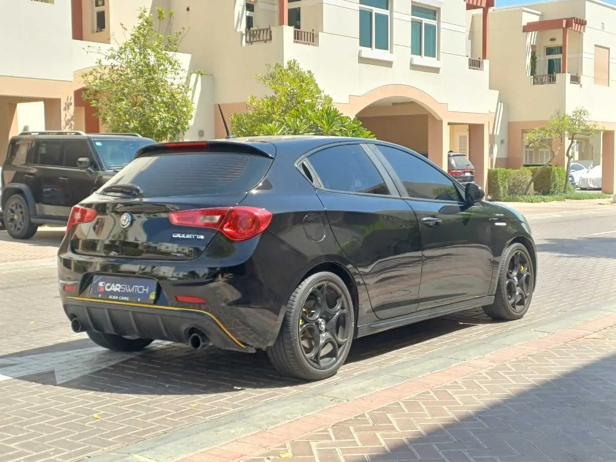 Car image 7