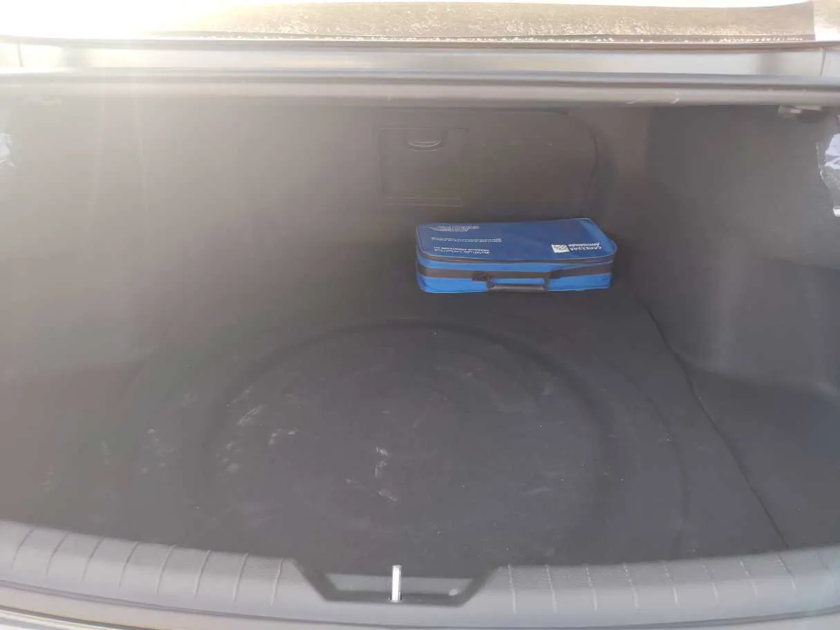 Car image 28