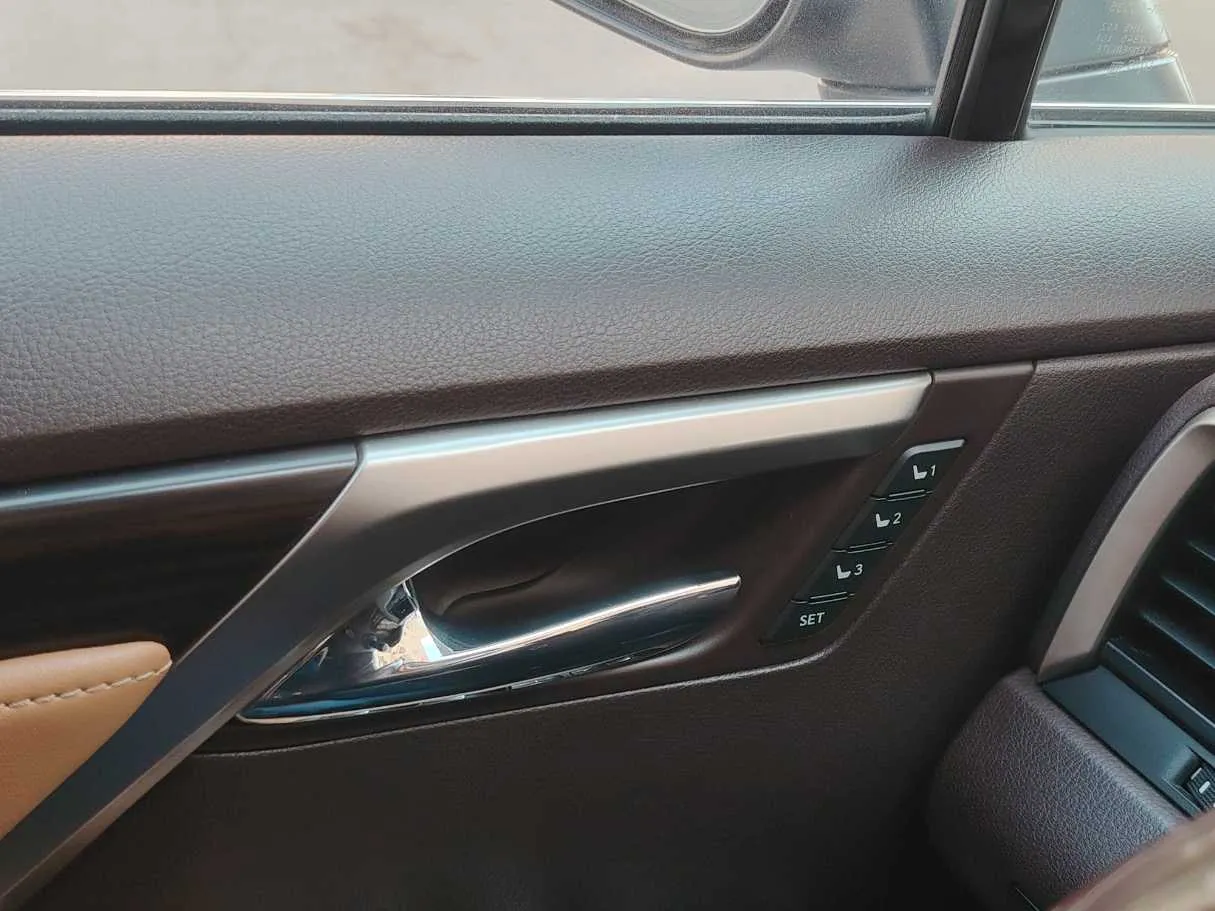 Car image 31