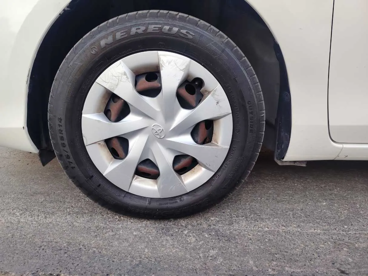 Car image 10