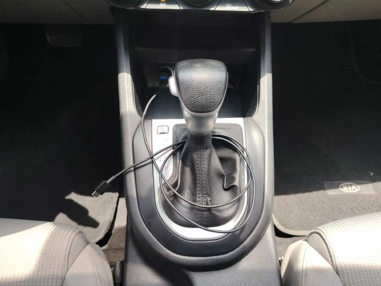 Car image 18