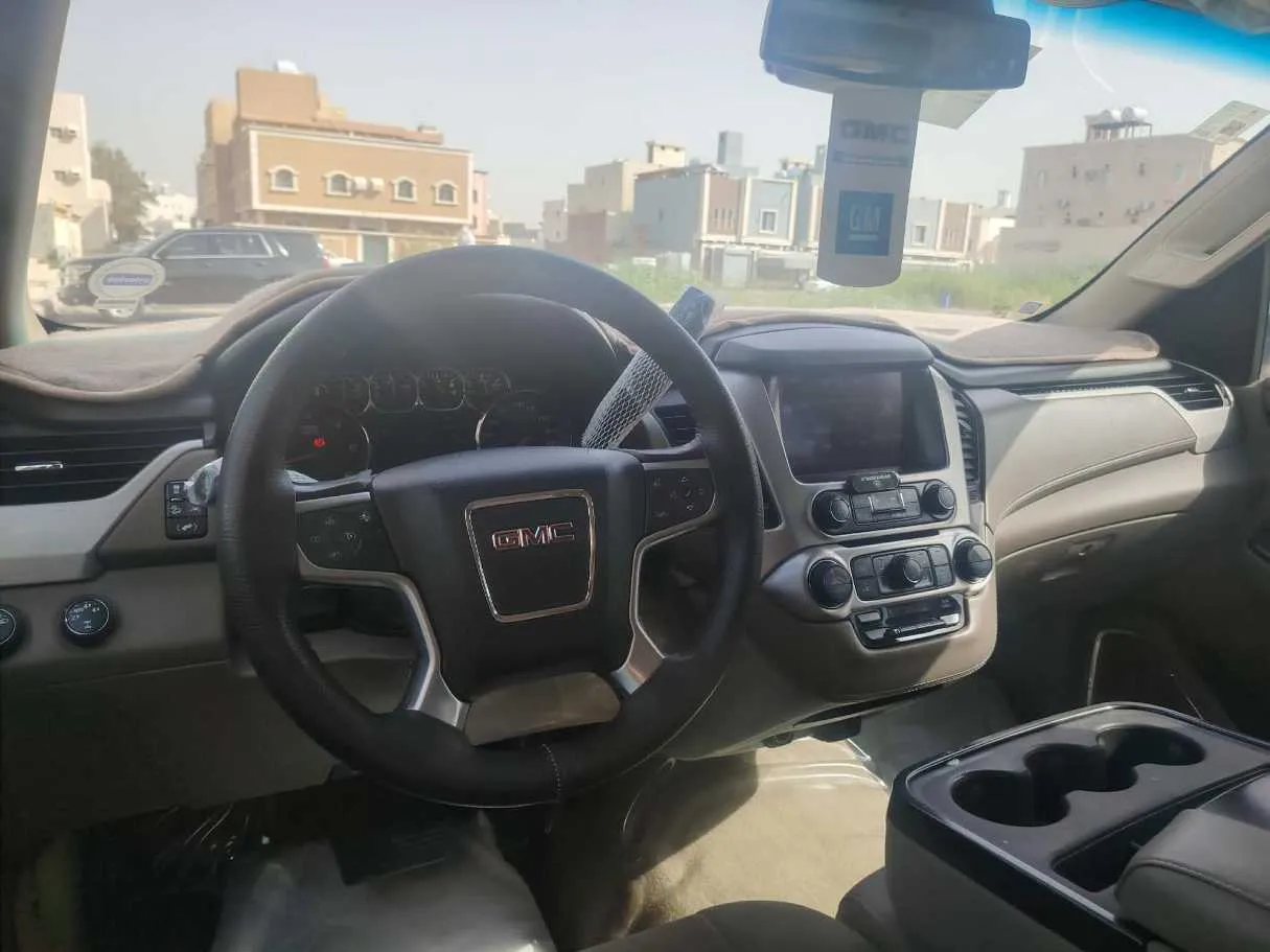 Car image 26