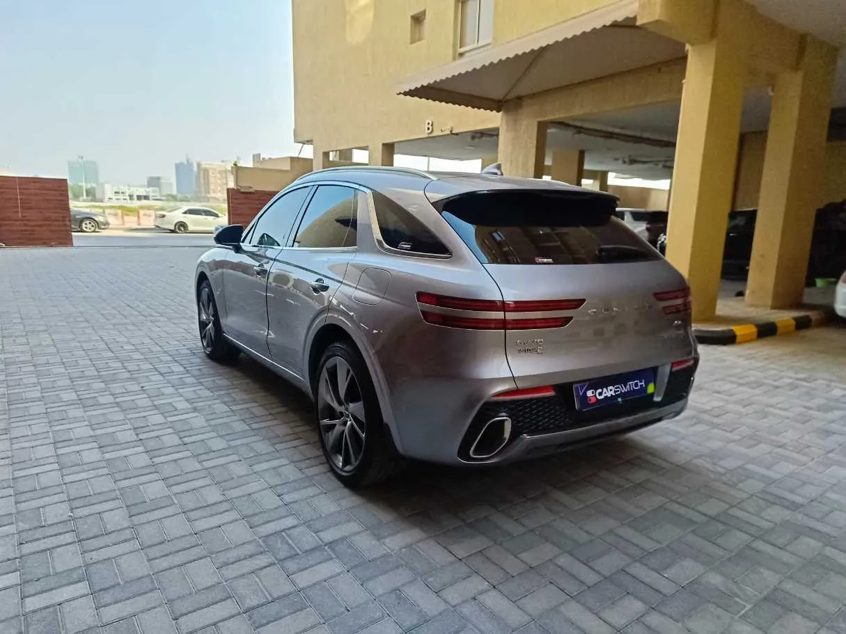 Car image 8