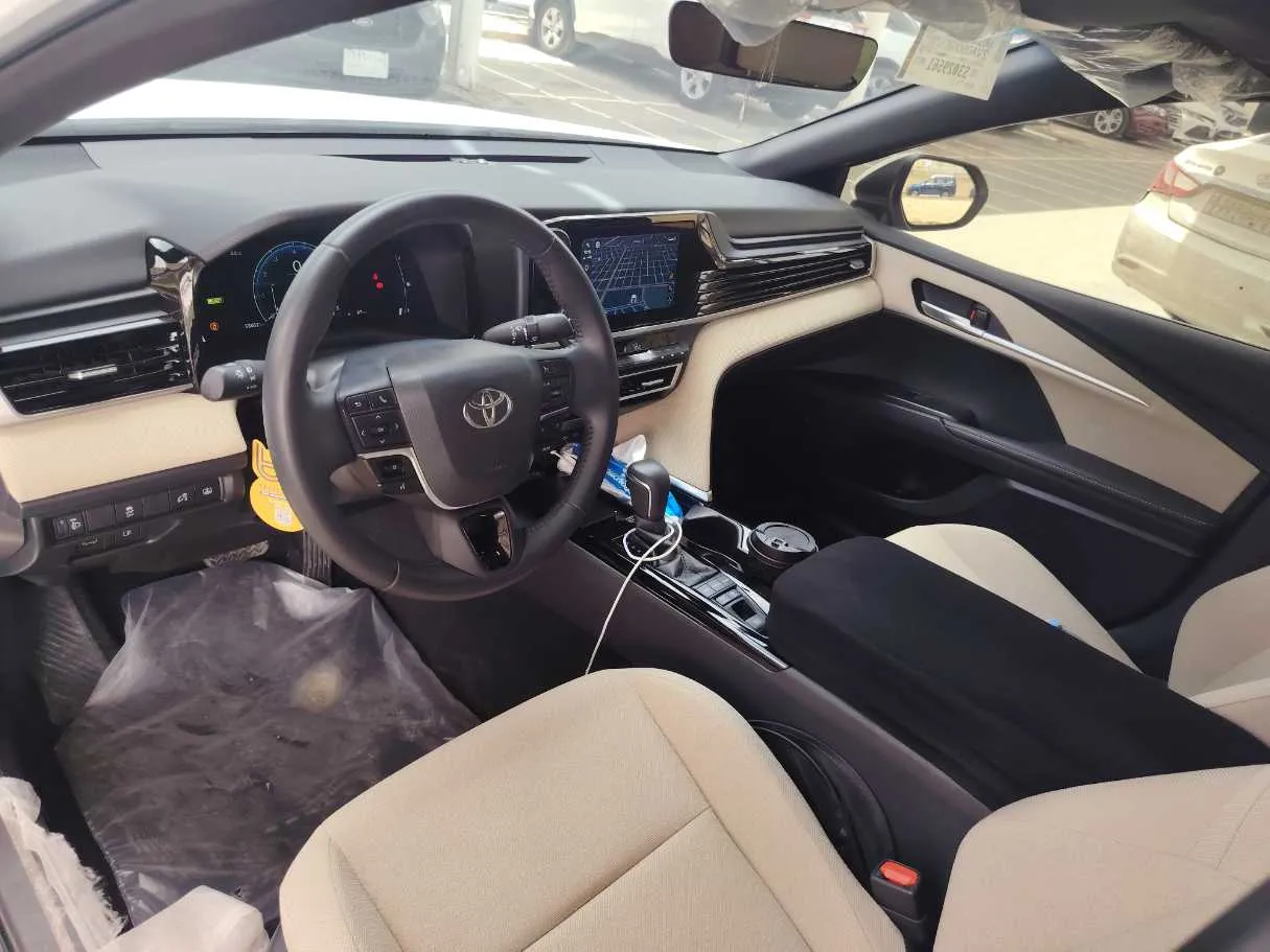 Car image 13
