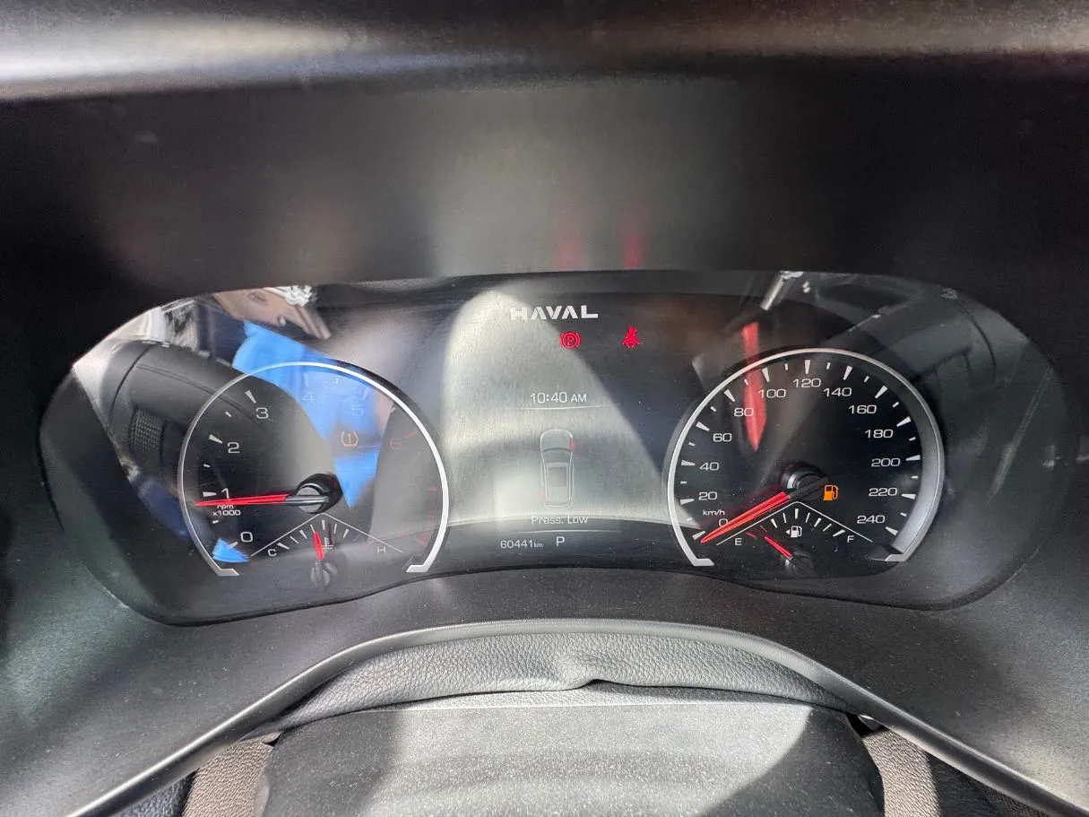 Car image 9